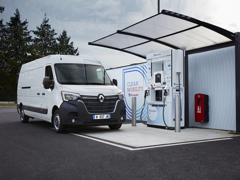 Renault Kangoo a Master tankují vodík